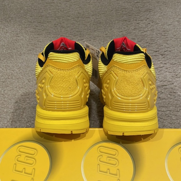 ADIDAS ZX 8000 X LEGO® yellow SHOES big kids size 4 brand new with box - Picture 3 of 7